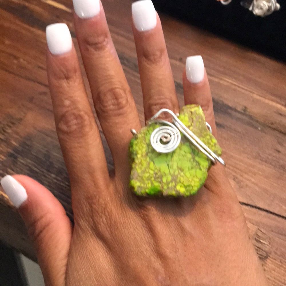 Light lime green ring